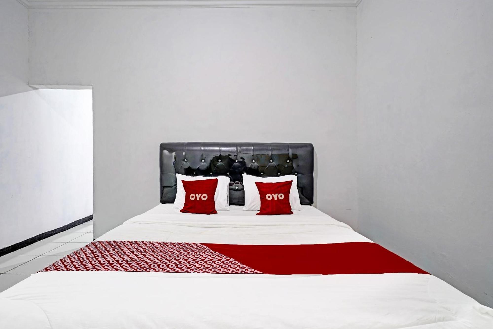 Oyo 91334 Permata Papua Guest House Pameungpeuk  Экстерьер фото